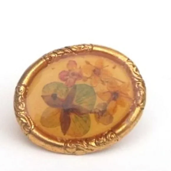 Vintage Real Flowers in Resin Cabochon Earrings Gold Tone - Picture 2 of 3